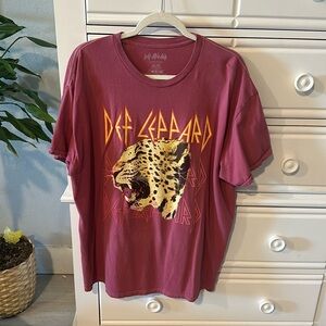 Pink def leopard tshirt